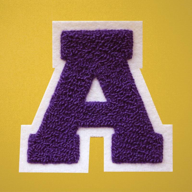 Großer Varsity Buchstaben Chenille Filz Aufnäher 11, 5 cm Großer Varsity Buchstaben Chenille Filz Aufnäher 11, 5 cm von Thelettermanco