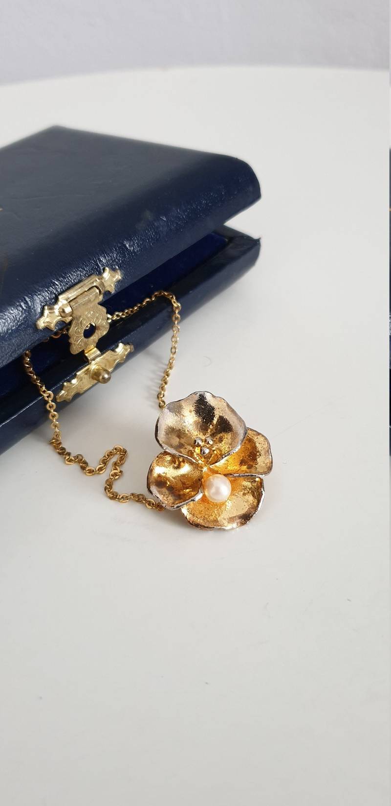 Jahrgang 1950 Blumenkette Oder Brosche | 50Er Jahre Gold Ton Brosche/Halskette Cabrio 1950Er Blume Goldtone Jahrgang 1950 Blumenkette Oder Brosche | 50Er Jahre Gold Ton Brosche/Halskette Cabrio 1950Er Blume Goldtone von Themagicstories