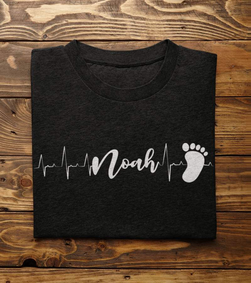 Muttertagsgeschenk Geburt Geschenk Personalisiert Für Mama Premium T-Shirt Geschenkidee Tochter Sohn Mädchen Junge Herzschlag von ThembaUndThando