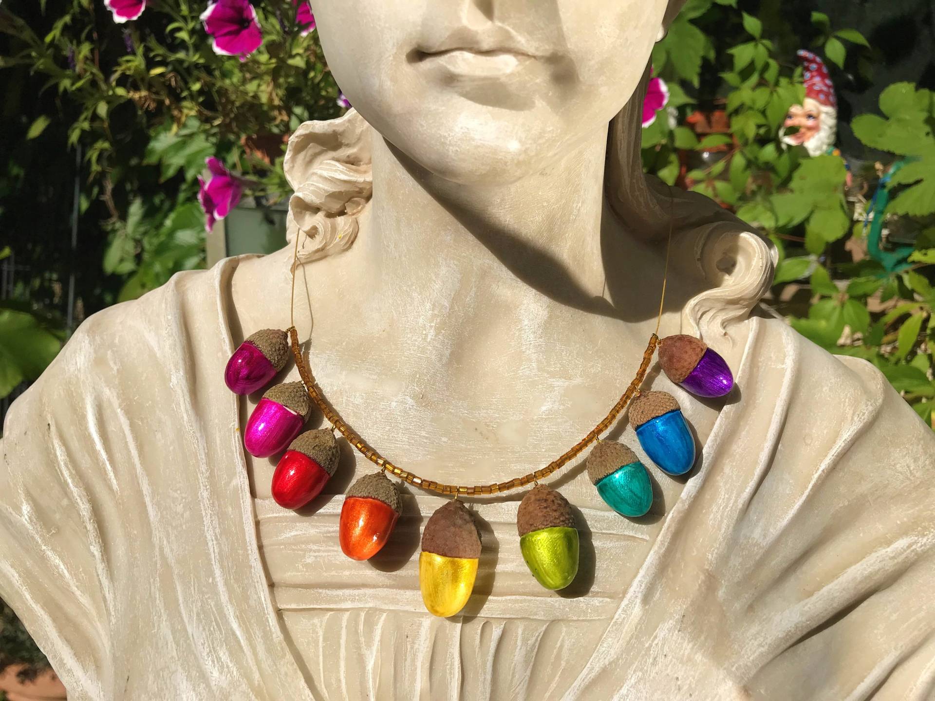 Collier Bunter Herbst Unikat Modellierte Eicheln Mit Natürlicher Eichel-Kappe Handbemalt Regenbogentöne Herbst Eiche Natur von TheobaldSchmuck