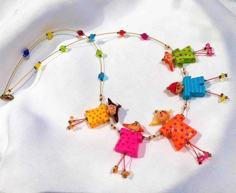 Kette Ringelreihen Unikat Modellierte Püppchen/Kinder Handbemalt Kunterbunt Kindergarten Erzieherinnenkinderspiel Tanz von TheobaldSchmuck