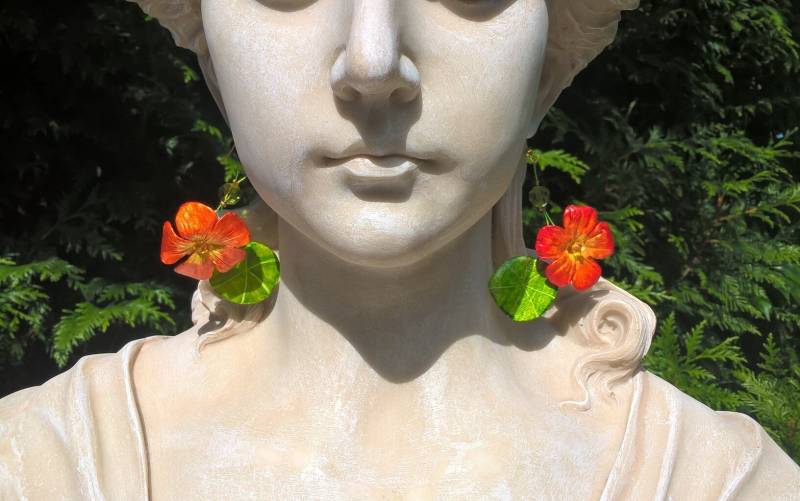 Ohrschmuck Kapuzinerkresse Hängeohrringe Unikat Modellierte Blüten Und Blätter Polymerclay Handbemalt Gartenblume Rankend von TheobaldSchmuck