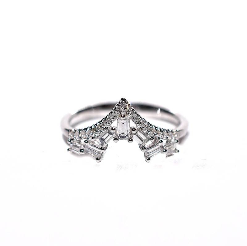 18K Baguette V Nesting Diamantring/Band von Theodele