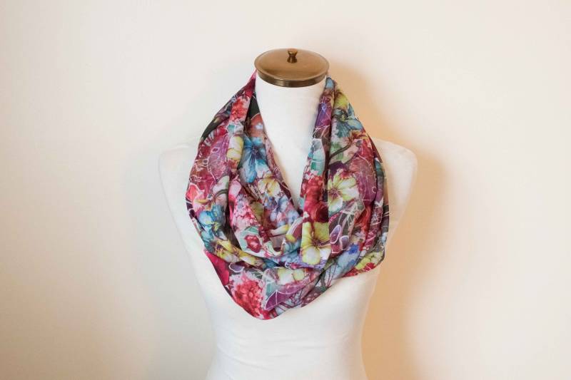 Garden Florals Chiffon Infinity-Schal - Blumen Damen Kreis-Schal Leichter Loop-Schal Boho Eternity Schal Garden Florals Chiffon Infinity-Schal - Blumen Damen Kreis-Schal Leichter Loop-Schal Boho Eternity Schal von Theorium