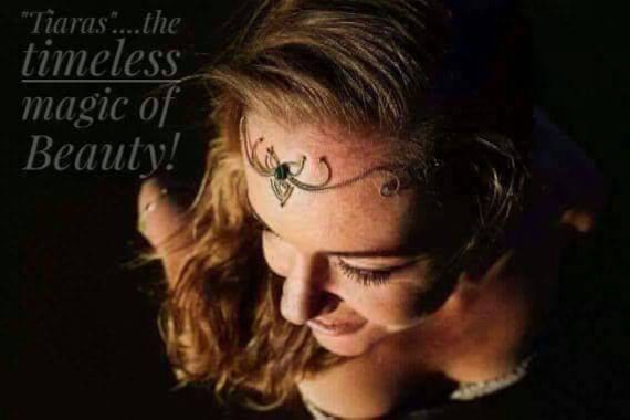 Exklusive Handgearbeitete Tiara Aus Messing Mit Labradorit von Thepuzzleboutique