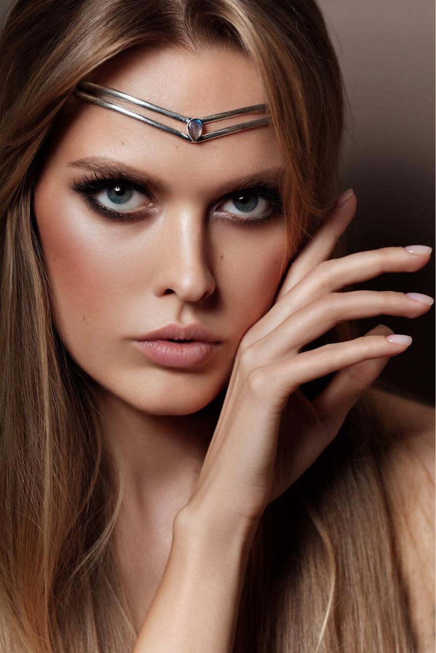 Handgefertigte 925Er Silber Tiara Mit Labrodorit. in Handarbeit Ausschließlich in Bali von Thepuzzleboutique