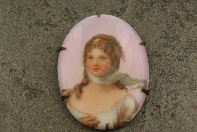 Sale Was 50 Portrait Einer Dame - Antike Porzellan Pin von TheresaWellsStifel