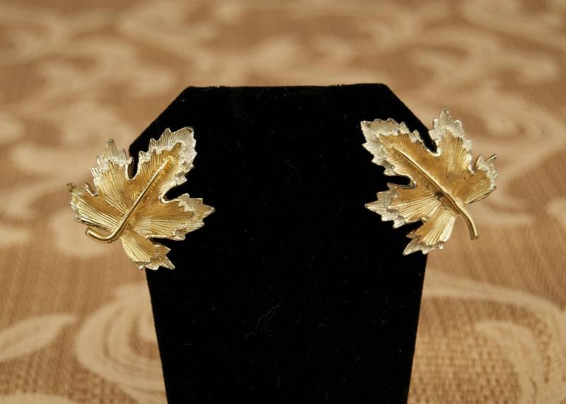 Signierte Sarah Coventry Ohrclips von TheresaWellsStifel