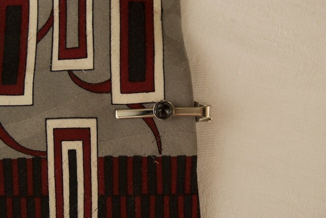 Vintage Krawattenstange Mit Schwarzem Stein von TheresaWellsStifel