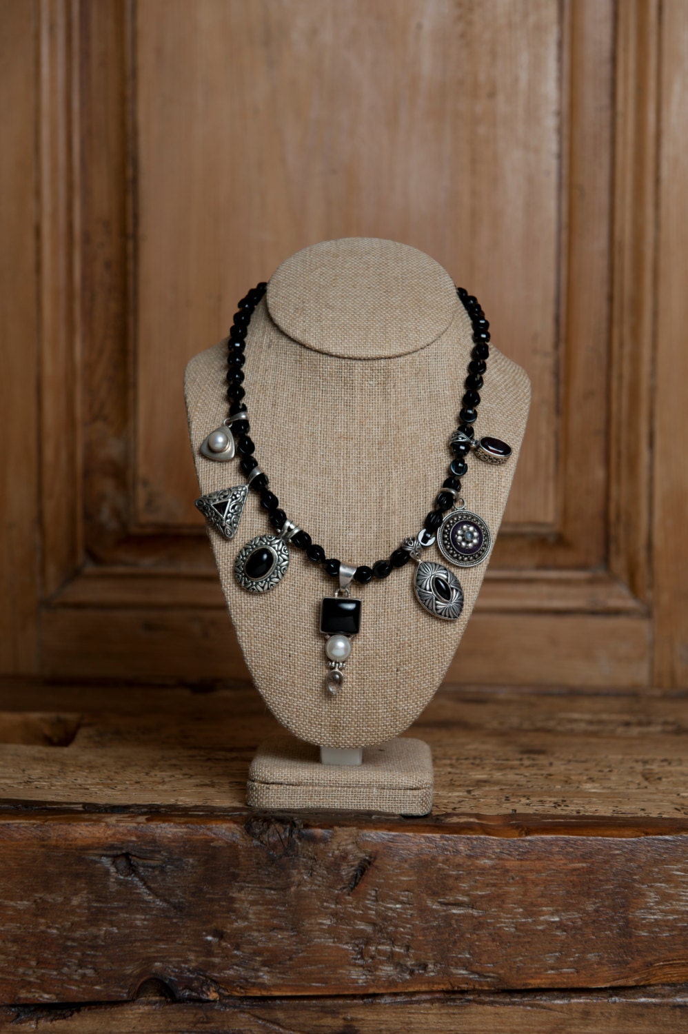 7 Multi Anhänger Mit Verschiedenen Steinen Aus Sterling Silber An Einer Ineinander Greifenden Onyx Kugelkette - Halt Mich Zurück 7 Multi Anhänger Mit Verschiedenen Steinen Aus Sterling Silber An Einer Ineinander Greifenden Onyx Kugelkette - Halt Mich Zurück von TheseStonesWillShout