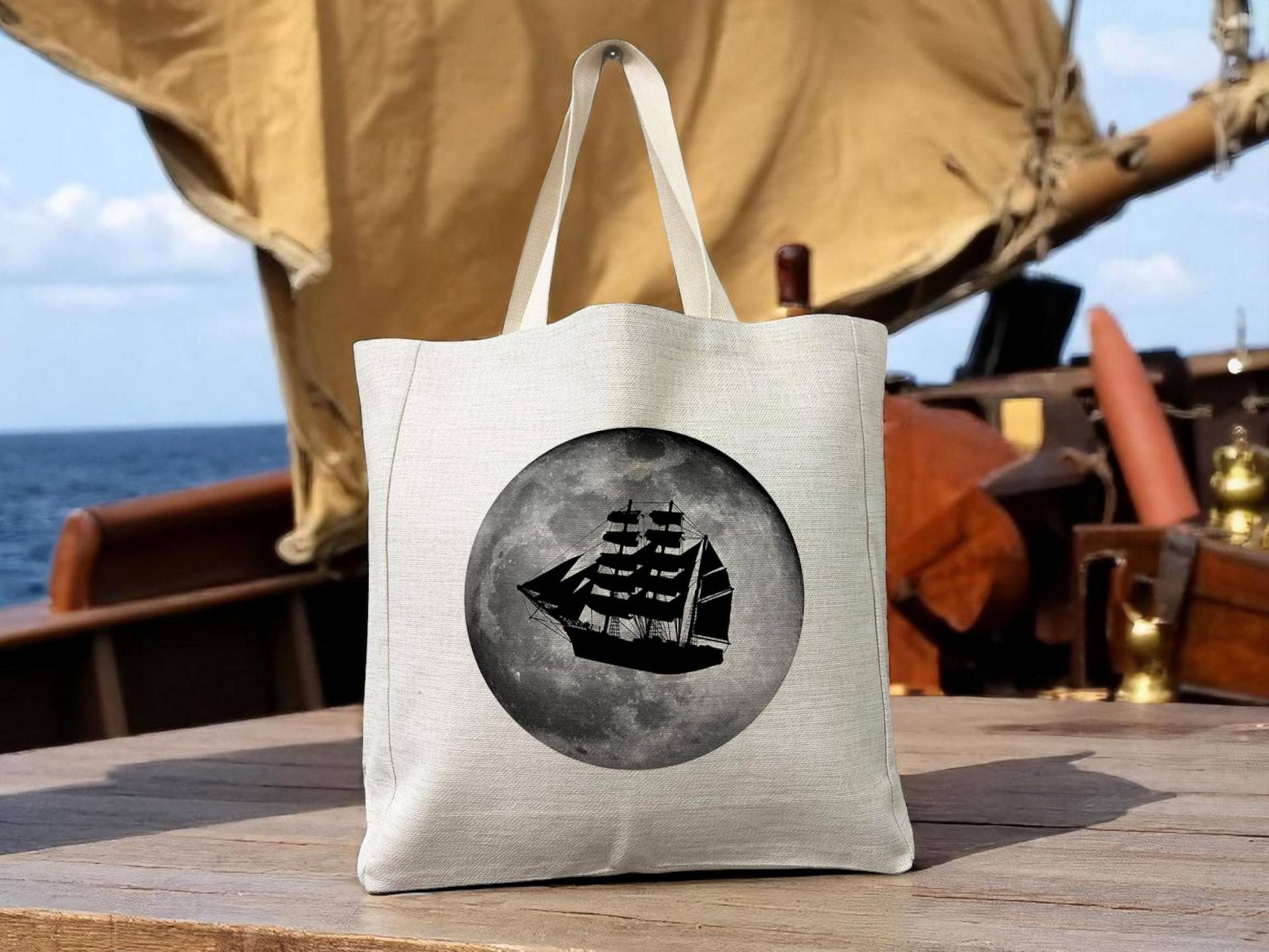 Ship Moon Peter Pan Einkaufstasche - Wiederverwendbare Im Leinenlook Mit Piratenschiffsilhouette Und Vollmondkunst Ship Moon Peter Pan Einkaufstasche - Wiederverwendbare Im Leinenlook Mit Piratenschiffsilhouette Und Vollmondkunst von TheseTotesRock