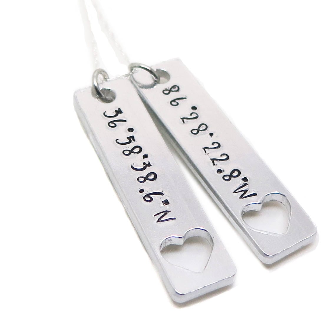 Benutzerdefinierte Koordinaten Halskette Hand Gestempelt Aluminium Schmuck Benutzerdefinierte Koordinaten Halskette Hand Gestempelt Aluminium Schmuck von ThetaJewellery
