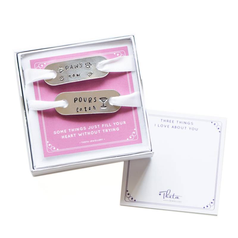 Handgestempeltes Dog Walker Geschenk "Paws Now - Pours Later' Trainer Tags Handgestempeltes Dog Walker Geschenk "Paws Now - Pours Later' Trainer Tags von ThetaJewellery