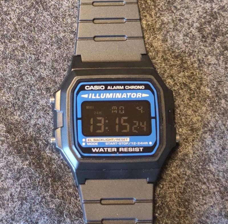 Modifizierte Casio F-105W-1A Digitaluhr | Farbe Nach Wunsch von ThiWaDe