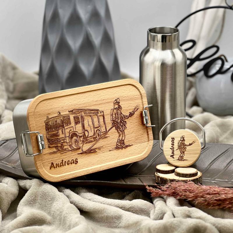 Brotdose Feuerwehr Personalisierbar, Metall Lunchbox Mit Buchendeckel, 700 Oder 1100 Ml., Geschenk Personalisiert, Trinkflasche Brotdose Feuerwehr Personalisierbar, Metall Lunchbox Mit Buchendeckel, 700 Oder 1100 Ml., Geschenk Personalisiert, Trinkflasche von ThigerDesign