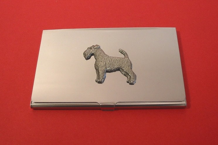 Airedale Terrier Chrom-Kartenhalter Mit Von Hand Gegossen Zinn Haustier Tierarzt Vatertag Hund Weihnachtsgeschenk Airedale Terrier Chrom-Kartenhalter Mit Von Hand Gegossen Zinn Haustier Tierarzt Vatertag Hund Weihnachtsgeschenk von ThimblesnObjectDart