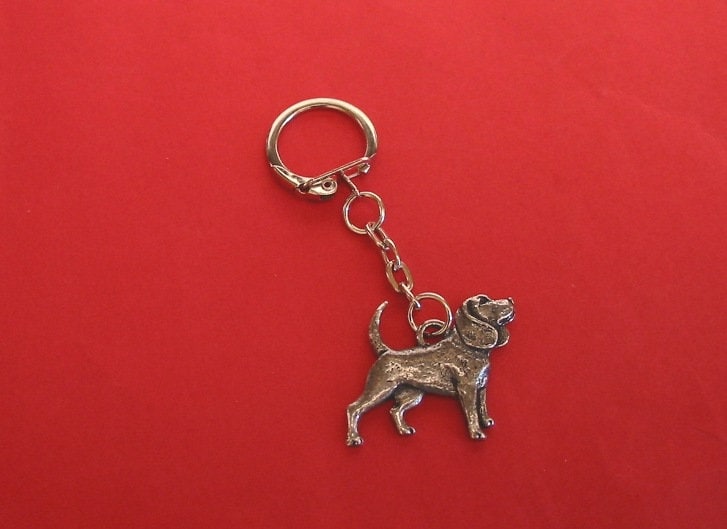 Beagle Design Zinn Schlüsselanhänger - Geschenk Muttertagsgeschenk Mama Charme Hundeliebhaber Papa Geburtstagsgeschenk von ThimblesnObjectDart