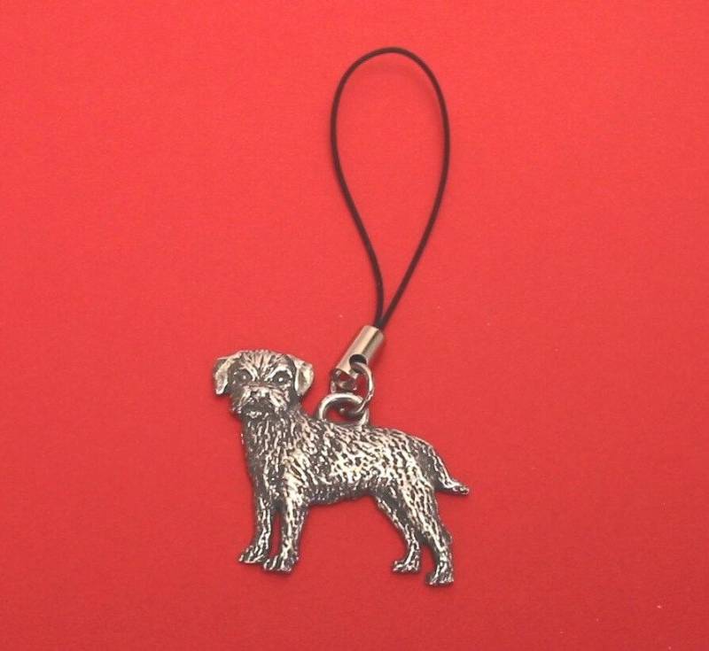 Border Terrier Zinn Motiv Handyanhänger, Geschenk, Hundeanhänger von ThimblesnObjectDart