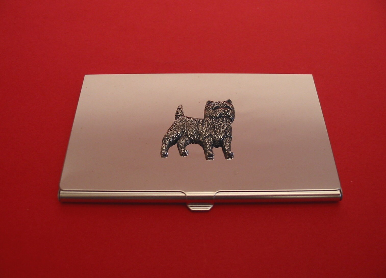 Cairn Terrier Verchromter Kartenhalter Mit Handgegossenem Zinn Motiv Mutter Vater Geschenk Cairn Terrier Verchromter Kartenhalter Mit Handgegossenem Zinn Motiv Mutter Vater Geschenk von ThimblesnObjectDart