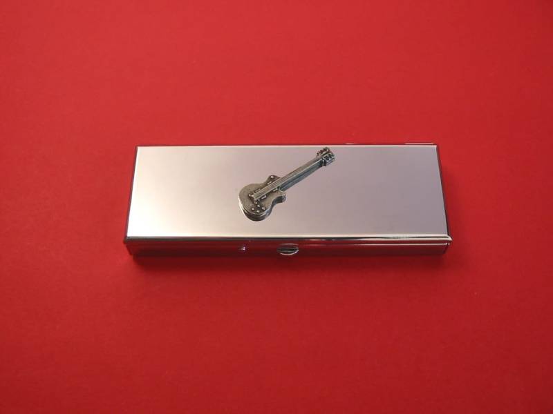 E-Gitarre Design Seven Days Pill Box - Medikamente Organisator Chrom Pillendose Kleine Schmuckbox Musik Geschenk Für Gitarrist E-Gitarre Design Seven Days Pill Box - Medikamente Organisator Chrom Pillendose Kleine Schmuckbox Musik Geschenk Für Gitarrist von ThimblesnObjectDart