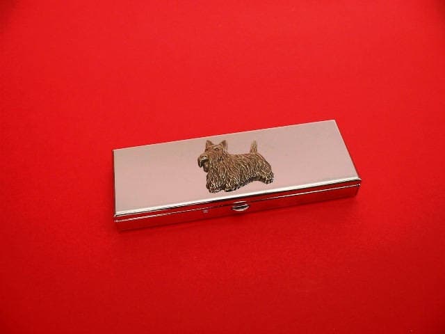 Scottish Terrier Design Sieben-Tage-Pillendose - Medikamente Organisator Chrom Pillendose Kleine Schmuckbox Hundetabletten Behälter Scottish Terrier Design Sieben-Tage-Pillendose - Medikamente Organisator Chrom Pillendose Kleine Schmuckbox Hundetabletten Behälter von ThimblesnObjectDart