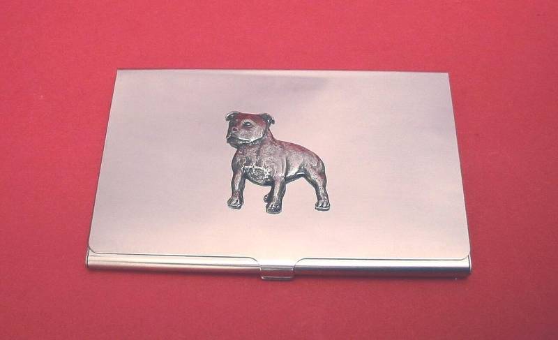 Staffordshire Bullterrier Design Kartenhalter Mit Hand Gegossen Zinn Motiv, Geschenk, Mutter Vater Staffie Geschenk von ThimblesnObjectDart