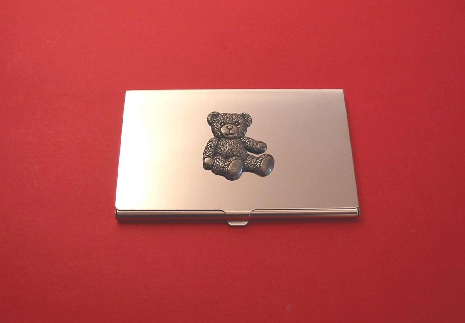 Teddybär Verchromter Kartenhalter Mit Handgegossenem Zinnmotiv Mutter Vater Teddy Enthusiast Geschenk Teddybär Verchromter Kartenhalter Mit Handgegossenem Zinnmotiv Mutter Vater Teddy Enthusiast Geschenk von ThimblesnObjectDart