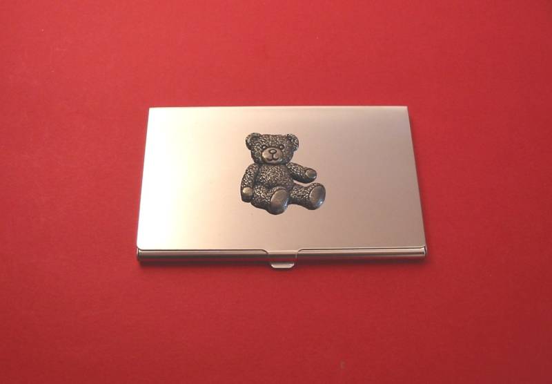 Teddybär Verchromter Kartenhalter Mit Handgegossenem Zinnmotiv Mutter Vater Teddy Enthusiast Geschenk Teddybär Verchromter Kartenhalter Mit Handgegossenem Zinnmotiv Mutter Vater Teddy Enthusiast Geschenk von ThimblesnObjectDart