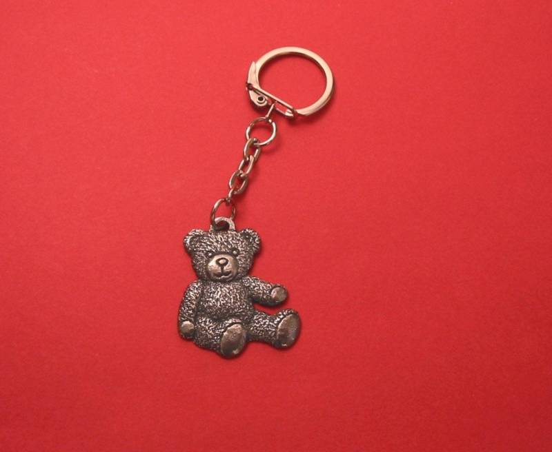 Teddybär-Zinn-Schlüsselanhänger - Teddybär-Schlüsselanhänger Teddybär-Geschenk Bären-Schlüsselanhänger Tochter Geschenk Weihnachtsgeschenk von ThimblesnObjectDart