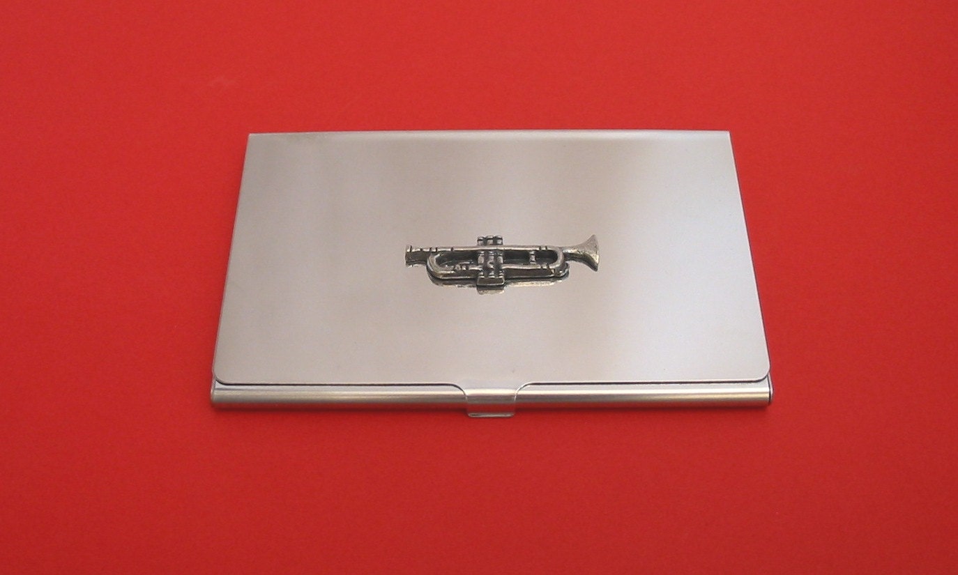 Trompete Design Metall Kartenhalter Mit Hand Gegossen Zinn Motiv Orchester Brass Band Musik Geschenk Trompete Design Metall Kartenhalter Mit Hand Gegossen Zinn Motiv Orchester Brass Band Musik Geschenk von ThimblesnObjectDart