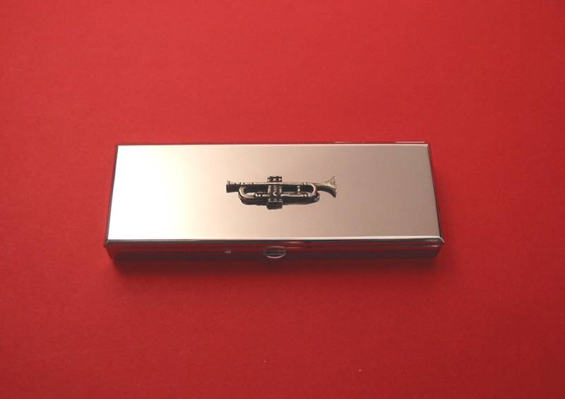 Trompete Design Seven Days Chrom Pillenbox - Medikamente Organisator Reisepille Etui Kleine Schmuckbox Musik Geschenk Für Mama Oder Papa Trompete Design Seven Days Chrom Pillenbox - Medikamente Organisator Reisepille Etui Kleine Schmuckbox Musik Geschenk Für Mama Oder Papa von ThimblesnObjectDart
