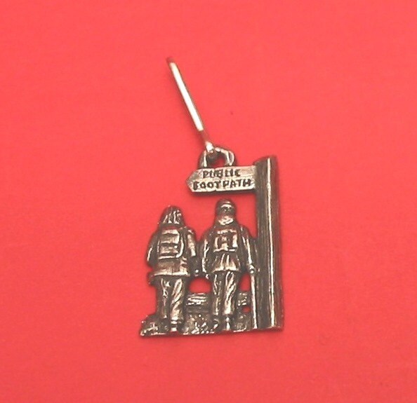 Wanderer Mit Öffentlichen Fußweg Zeichen Design Reißverschluss Geschenk - Wandergeschenk Muttertagsgeschenk Für Papa Wanderer Mit Öffentlichen Fußweg Zeichen Design Reißverschluss Geschenk - Wandergeschenk Muttertagsgeschenk Für Papa von ThimblesnObjectDart