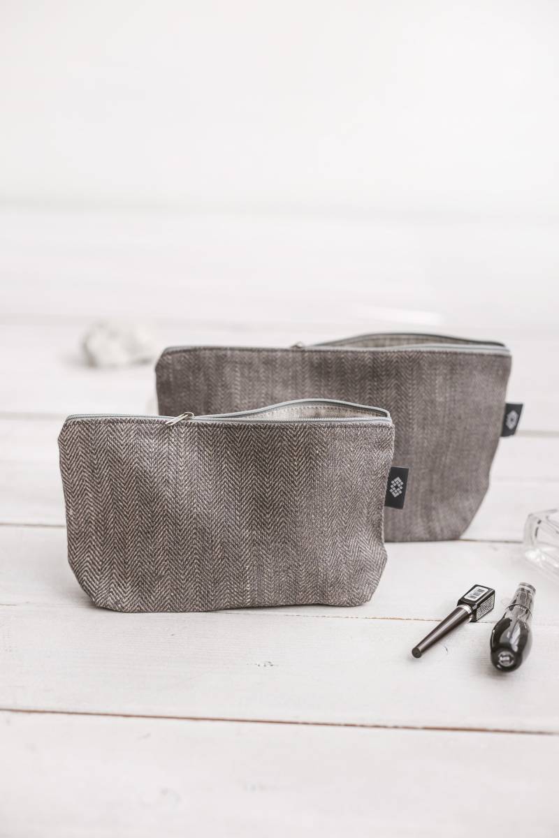 Graue Große Kulturtasche. Natürliche Umweltfreundliche Leinen-Kosmetik-, Schminktasche Für Frauen, Männer. Weihnachtsgeschenk Auf Leinwand. 3 von ThingStories