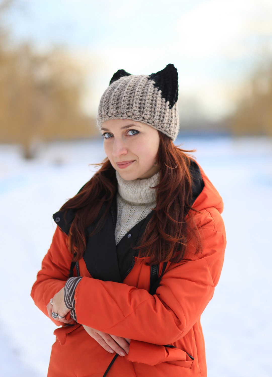 Beige Wintermütze Mit Schwarzen Ohren Strick Handmade Tier Häkeln Erwachsene Damen Mütze Katzenliebhaber Geschenkidee Fuchs Weiches Garn Mode von ThingsFS