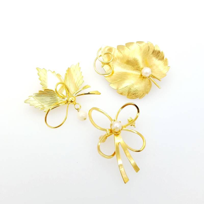 14K Vergoldete Echte Perlenblattbrosche, Coro Prestige - Ihre Wahl Der Stile 14K Vergoldete Echte Perlenblattbrosche, Coro Prestige - Ihre Wahl Der Stile von ThingsGrandmaKept