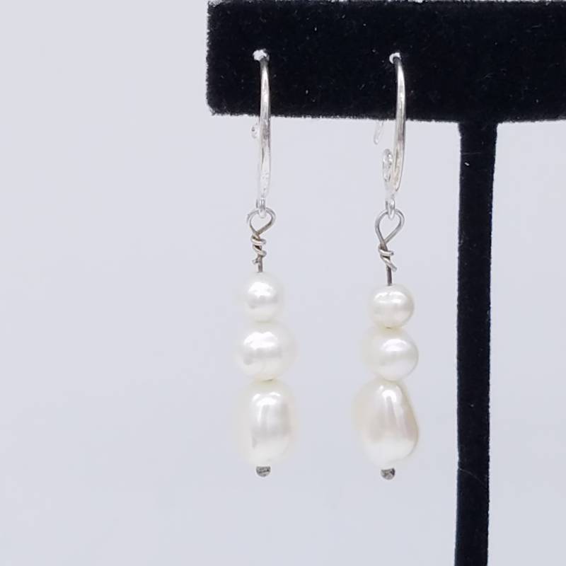 Handmade Sterling Silber Drei Perlen Ohrringe Upcycled Design von ThingsGrandmaKept