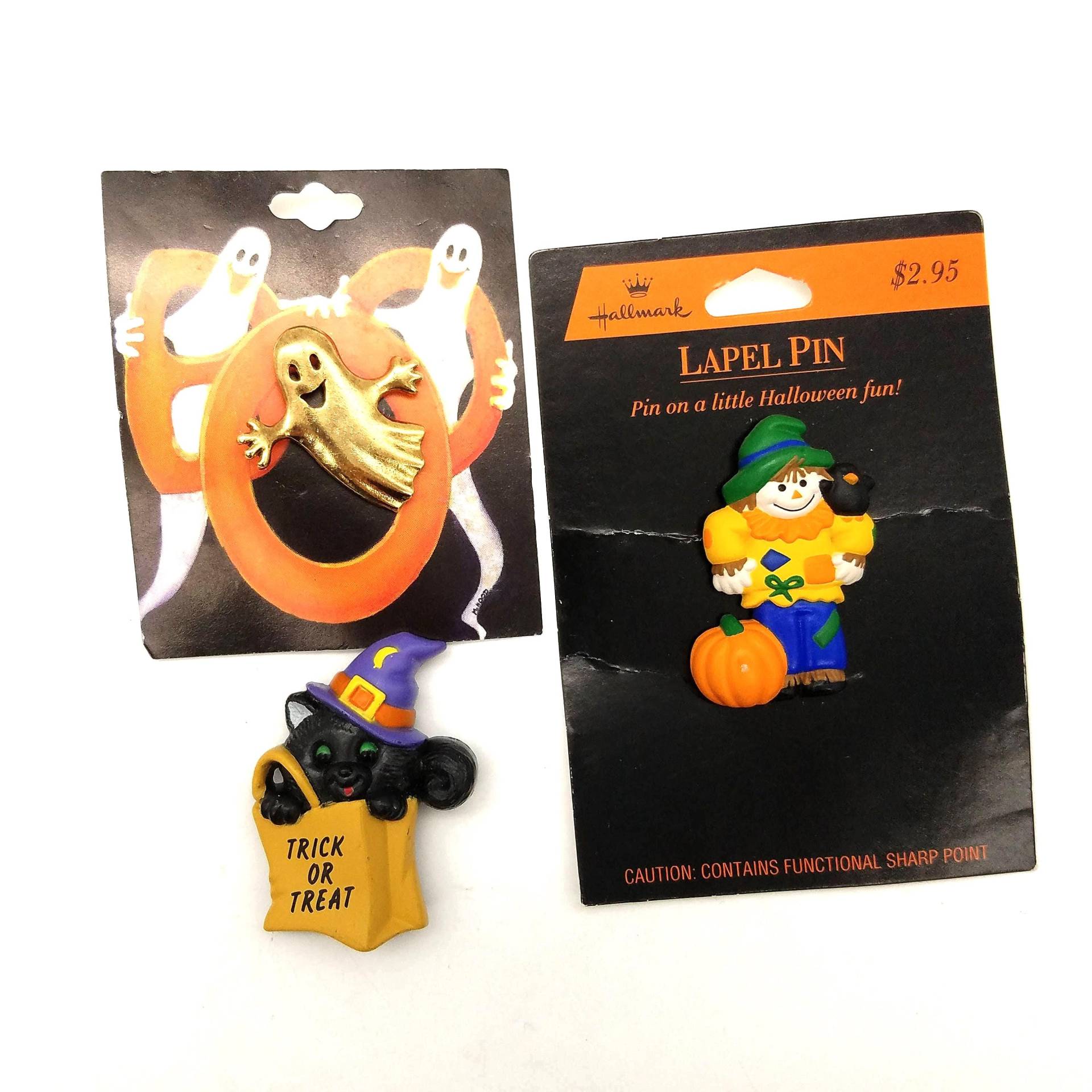 Vintage Halloween Pins Hallmark Vogelscheuche, Russ Katze, Camco Ghost - 3Er Set Vintage Halloween Pins Hallmark Vogelscheuche, Russ Katze, Camco Ghost - 3Er Set von ThingsGrandmaKept