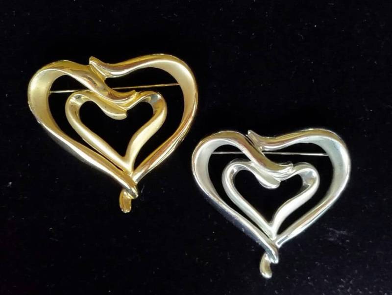 Vintage Old Stock Danecraft Doppelherz Brosche - Auswahl An Gold- Oder Silberton Vintage Old Stock Danecraft Doppelherz Brosche - Auswahl An Gold- Oder Silberton von ThingsGrandmaKept