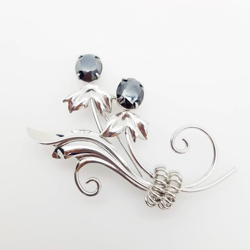 Vintage Sorrento Sterling Silber & Hämatit Blumen Spray Brosche Vintage Sorrento Sterling Silber & Hämatit Blumen Spray Brosche von ThingsGrandmaKept