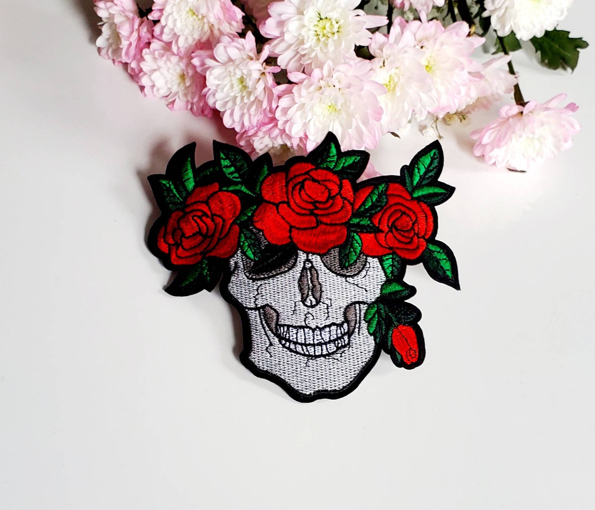 Biker Skull Halo Rosen Aufnäher Zum Aufbügeln von ThinkPatchCo