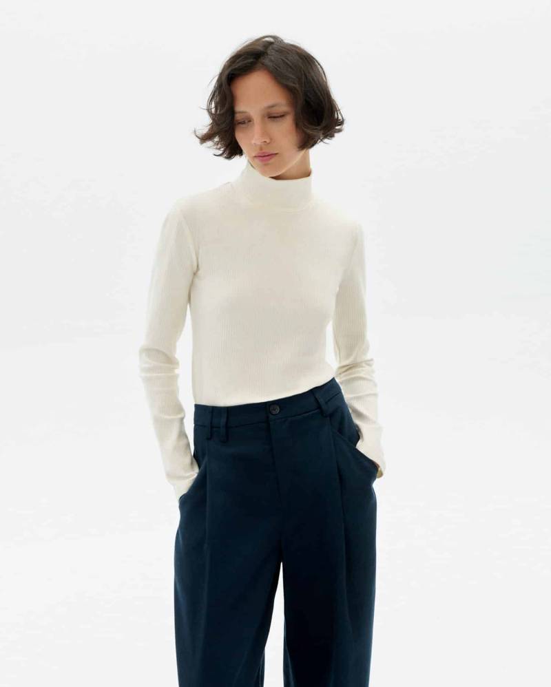 Hanf Longsleeve Modell: Aine von Thinking Mu