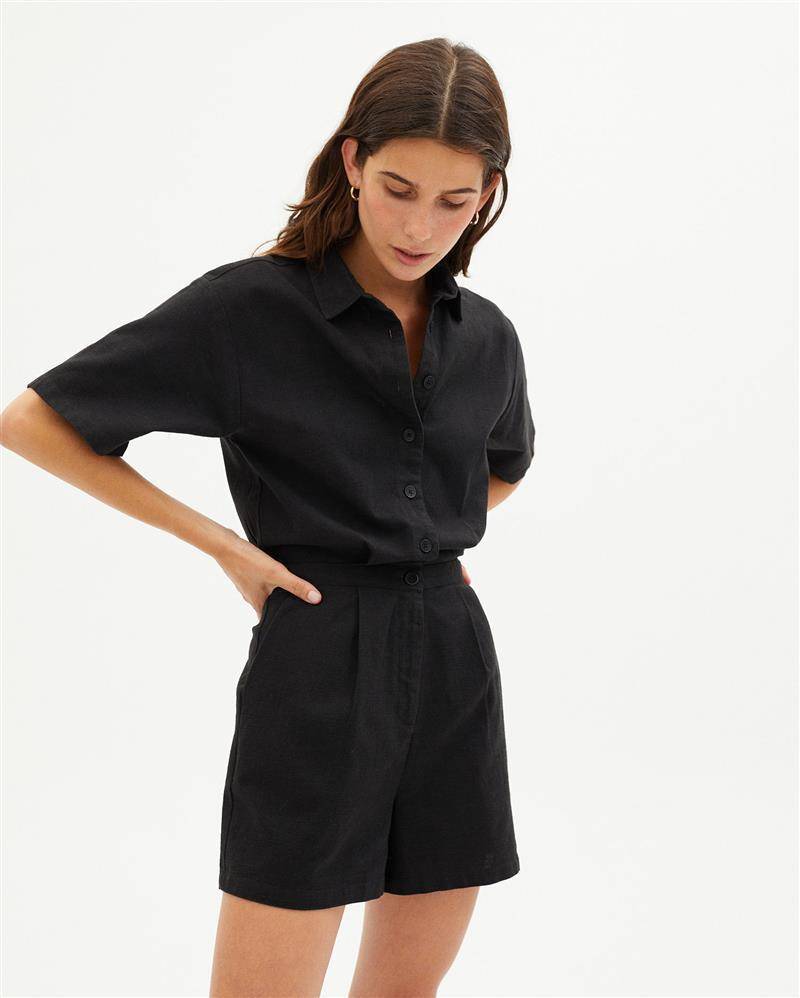 Jumpsuit Modell: Agata von Thinking Mu