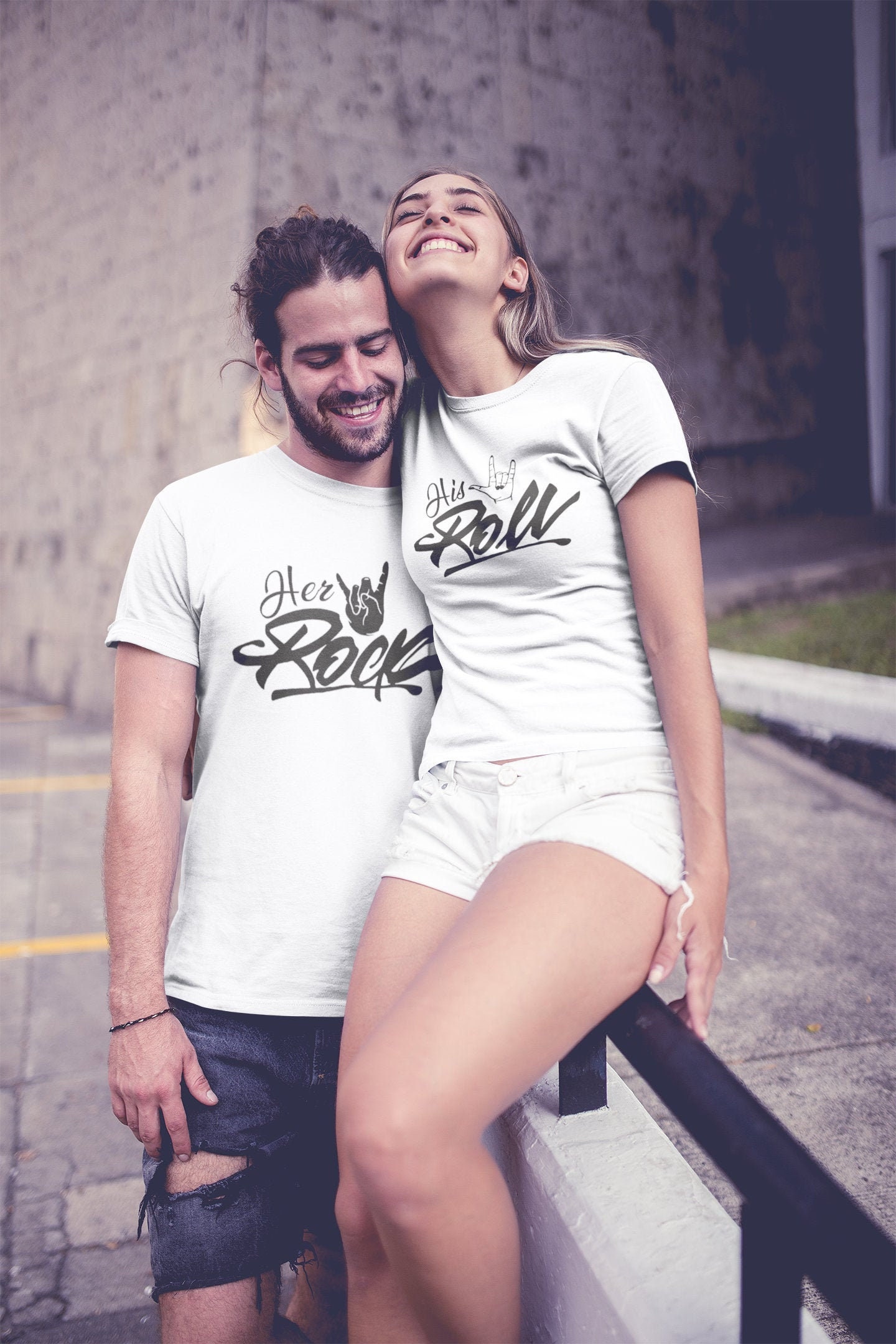 Her Rock, His Roll Set 2 Passende T-Shirts, Geschenk Für Sie, Ihn, Paar Shirts, Valentinstag von ThinkingOutLoudTees
