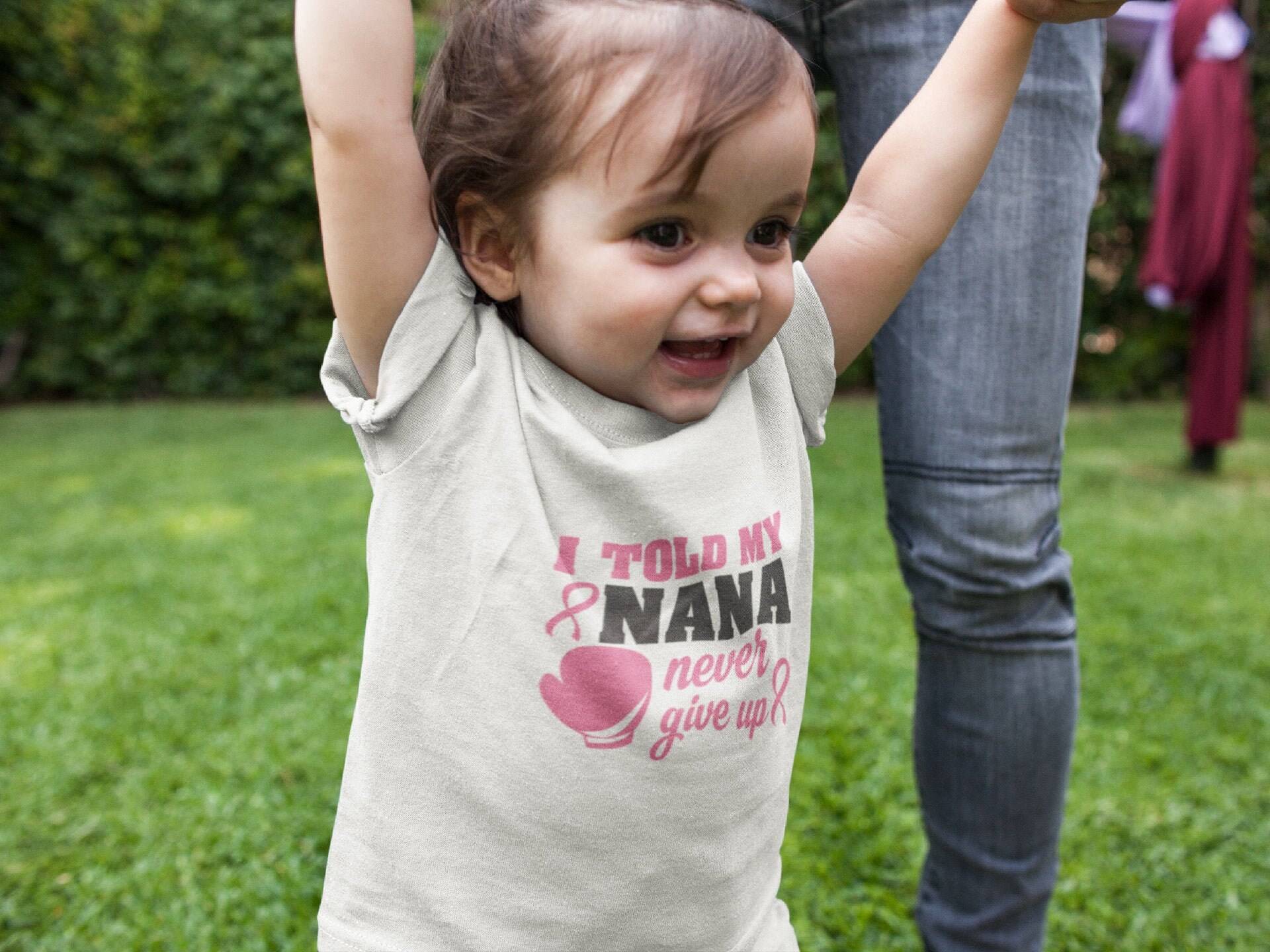 Nana Gibt Den Brustkrebs Nicht Auf Shirt, Überlebender T-Shirt, Oktober Pink Ribbon Unterstützung Überlebender, Kinder Jugend von ThinkingOutLoudTees