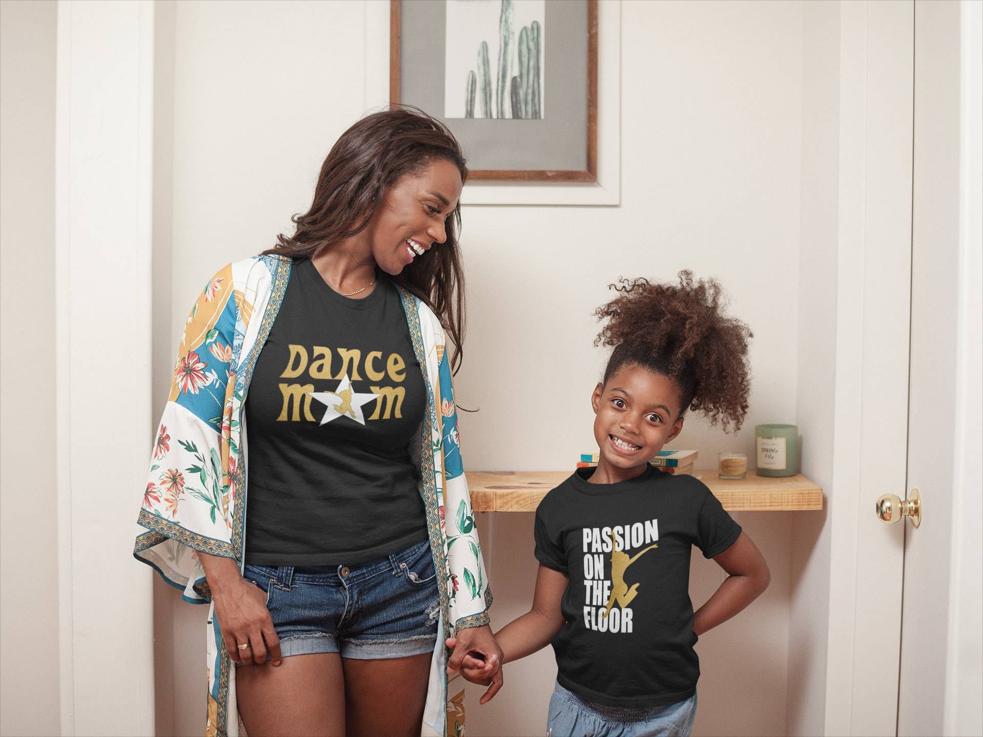 Tanz Mama Shirt, All-Star Mama, Stolze Damen T-Shirts, Tänzerin Geschenke von ThinkingOutLoudTees