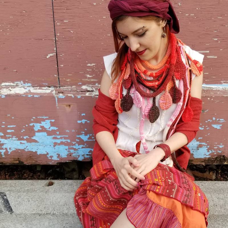 Rot Rosa Weiß, 90 Prozent Acryl 10 Wolle, Gehäkelter Strickschal, Handgemachter Natur Inspirierter Melange Mode Damen Schal, Boho von ThirtyOneLeaves