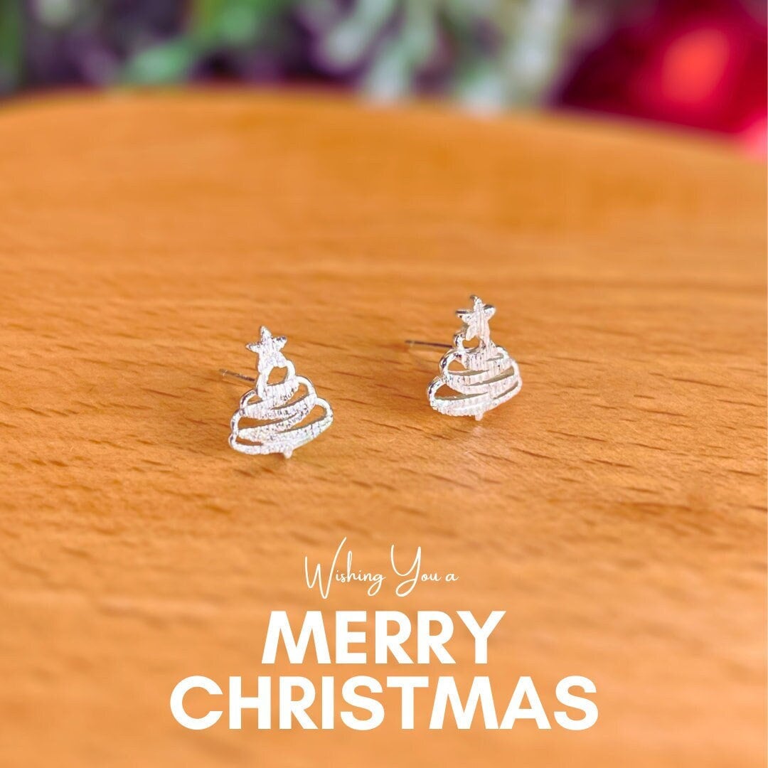 Gebürstete Weihnachtsbaum Ohrstecker Aus 925 Silber Ohrringe Festliche Einzigartige Weihnachtsohrstecker Geschenk Für Sie Gebürstete Weihnachtsbaum Ohrstecker Aus 925 Silber Ohrringe Festliche Einzigartige Weihnachtsohrstecker Geschenk Für Sie von ThirtyPercentJewelry
