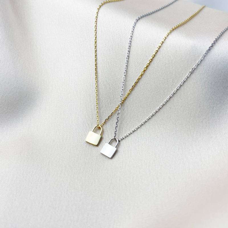 Zierliche Vorhängeschloss Halskette Gold Lock Layering Winzig Verschluss Filled Zierliche Vorhängeschloss Halskette Gold Lock Layering Winzig Verschluss Filled von ThirtyPercentJewelry