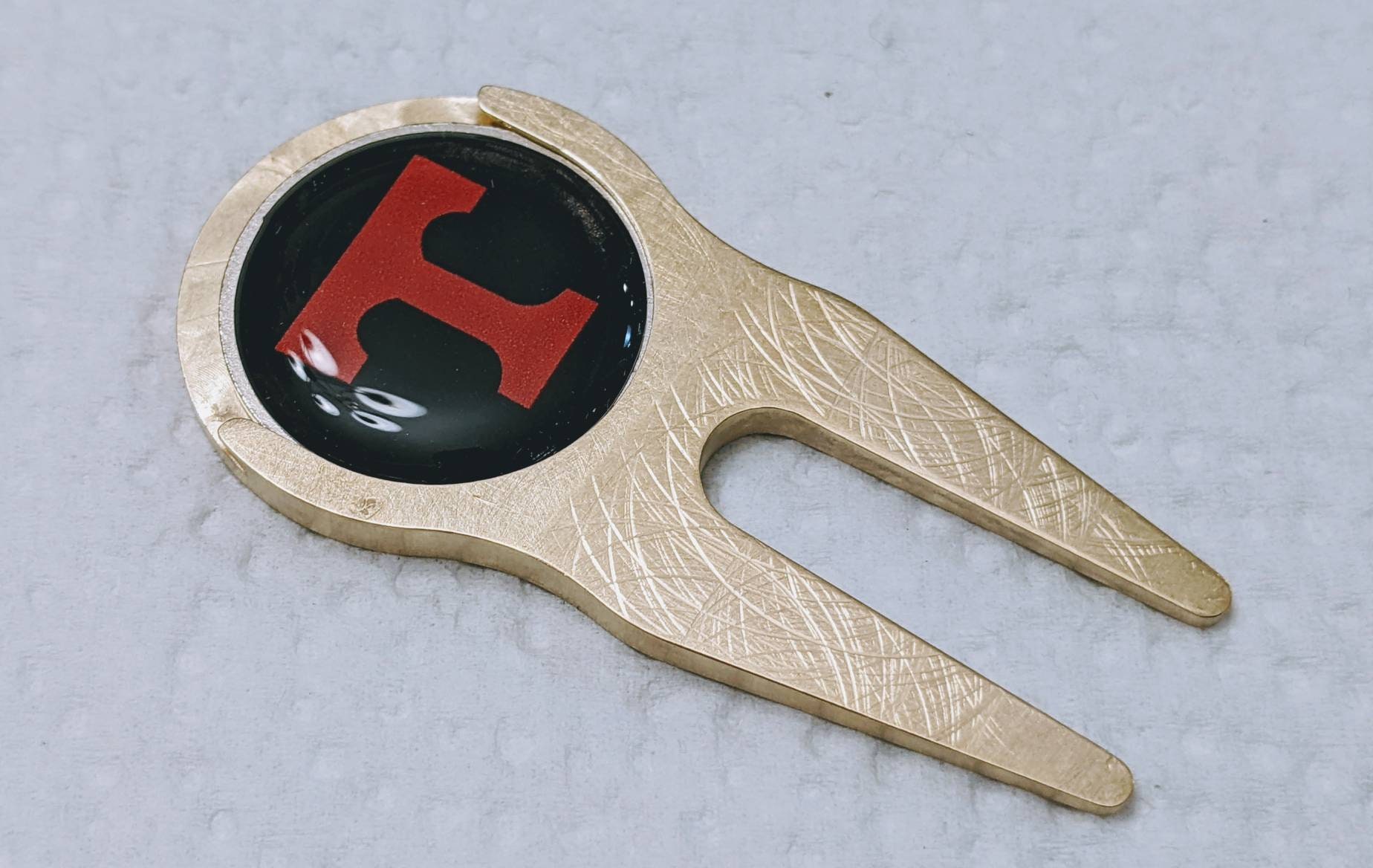 Personalisiertes Divot-Tool Mit Tennessee Vols Kugelmarkierer Personalisiertes Divot-Tool Mit Tennessee Vols Kugelmarkierer von ThisAndThatEastTN