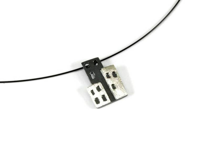 Nachtleben Stadt Kunst Anhänger Halskette Sterling Silber Schwarz Oder Gelb Gold Gebäude Skyline Minimal Moderne Mode Geschenk Für Sie Unter 30 von ThisAndThatWorkshop